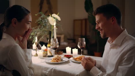 Handsome-man-proposing-marriage-to-woman-at-romantic-dinner.-Guy-giving-ring