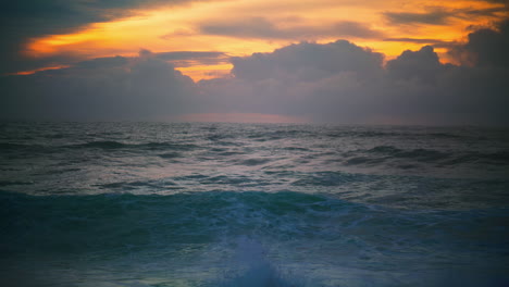 Waves-rolling-early-morning-seashore.-Breathtaking-seascape-horizon-at-cloudy