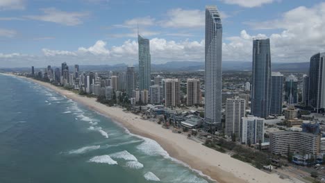 Surfers-Paradise---Beachfront-Hotels-And-Apartment-Buildings-With-Breathtaking-View-Of-Sea-At-Summer-In-Australia
