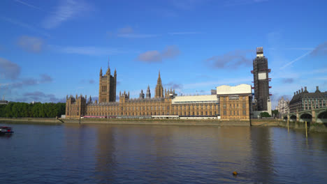 London-City-with-River-Thames-and-Big-Ben-in-England,United-Kingdom