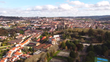 Luftaufnahme-Der-Kathedrale-Von-Santiago-De-Compostela-Und-Ihrer-Umgebung