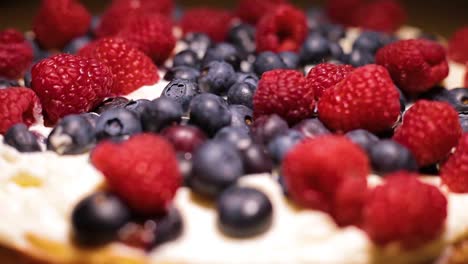 Mascarpone-cake-with-blueberries-and-raspberries