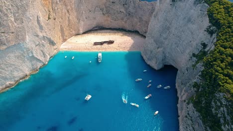 Wide-aerial-panorama-at-majestic-Shipwreck-Beach-at-Zakynthos,-Greece