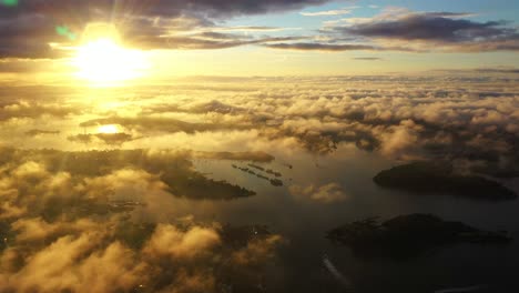 Sydney-Sonnenuntergang-über-Den-Wolken