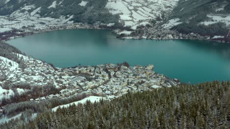Lago-Zell---Impresionante-Paisaje-Natural-De-Los-Alpes-Austriacos-En-Invierno