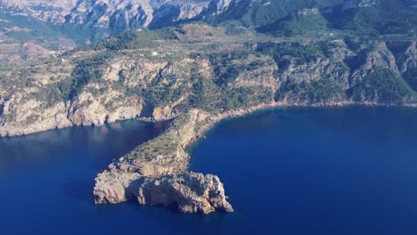Erstaunliche-4k-Breite-Aufnahme-Der-Westküste-Von-Mallorca---Serra-De-Tramuntana,-Sa-Foradada