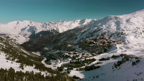 Les-Arcs-winter-ski-resort,-aerial-view