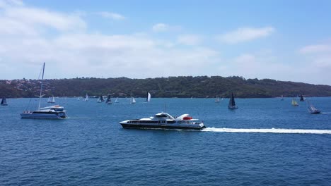 Puerto-De-Sydney---Viaje-Rápido-En-Ferry