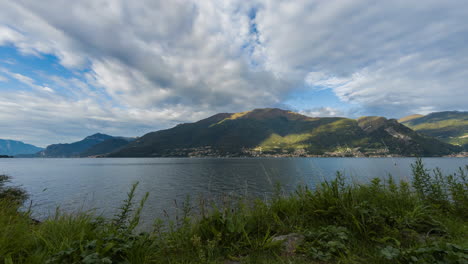 Timelapse-of-Morning-Scenery-on-Lake-Como,-Italy
