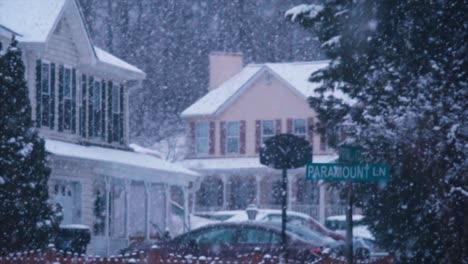 Snow-Falling-in-Slow-Motion-in-Winter-neighborhood