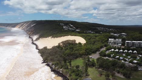 Vista-Aérea-De-Una-Playa-Fangosa-Después-De-Un-Ciclón-En-Australia