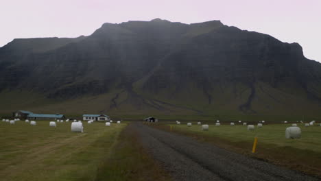 Hermoso-Paisaje-Natural-En-Islandia