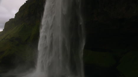Close-up-Seljalandsfoss-waterfall-in-Iceland