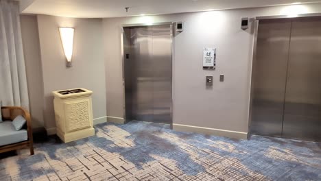 Orlando-hotel-elevator-bank-and-lobby