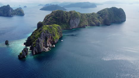 Aerial-Shot-Of-An-Island-In-Heart-Of-Ocean