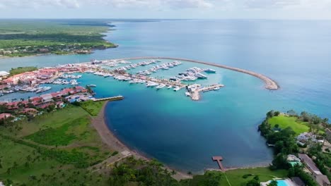 Setting-of-Casa-de-Campo-Marina-on-tropical-Caribbean-coastline