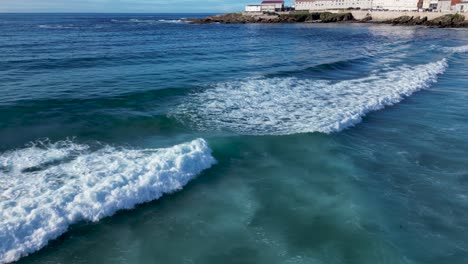 Rushing-Foamy-Waves-On-The-Seacoast-Of-Playa-de-Caion-In-Galicia,-Spain