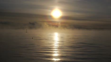 Nebel,-Nebel-über-Dem-Meer-Mit-Sonnenuntergang