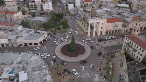 Drone-De-Paralaje-Disparó-Sobre-El-árbol-De-Navidad-En-Jaffa-Tel-Aviv-Al-Atardecer---Todavía-En-Construcción-#002