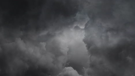 4k-Cumulonimbus-Dunkle-Wolken-Und-Sturm