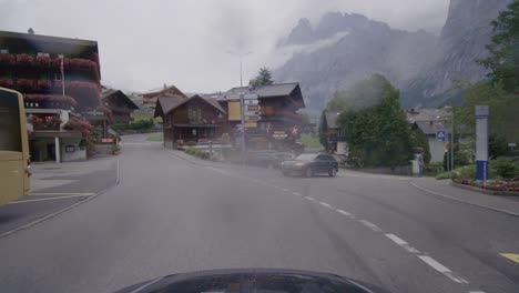 Driving-from-Interlaken-to-Grindelwald-in-the-Swiss-Alps-in-pouring-rain
