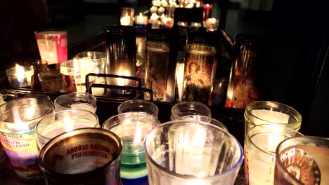 Kerzen-In-Der-Lateinamerikanischen-Kirche