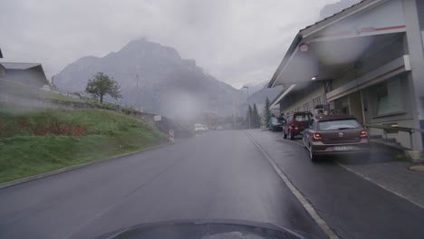 Driving-from-Interlaken-to-Grindelwald-in-the-Swiss-Alps-in-pouring-rain