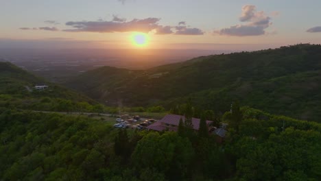 Scenic-View-Of-A-Luxury-Villa-On-A-Mountaintop-In-Santiago-de-los-Caballeros,-Montanas,-Dominican-Republic