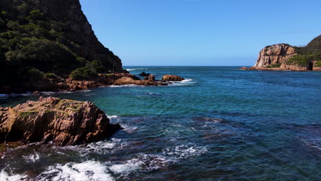 Natural-beauty-of-iconic-tourist-destination-in-Garden-Route---Knysna-Heads