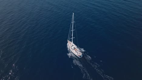 Aerial-view-of-yachts-sailing-towards-New-Florida