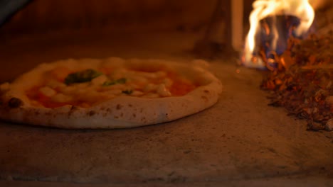 pizza-in-wooden-oven-24fps-HD
