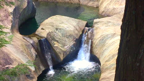 Water-falls-in-warren-vermont