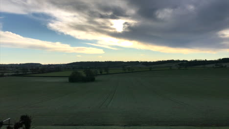 Stimmungsvoller-Himmel-über-Einem-Feld-In-Leicestershire