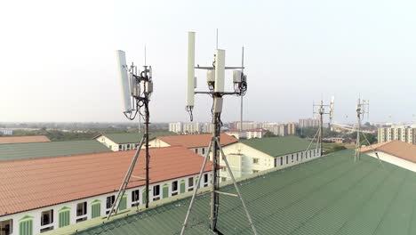 Antenne-Zellulare-Mobile-5g-Sender-Auf-Dem-Dach