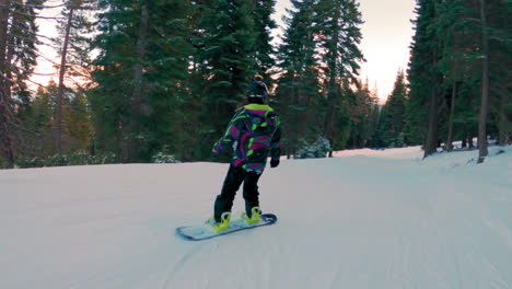 Hacer-Snowboard-En-Las-Laderas-Del-Lago-Tahoe
