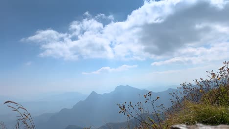 Time-lapse-of-cloudy-sky-over-Phu-Chi-Fa-mountains