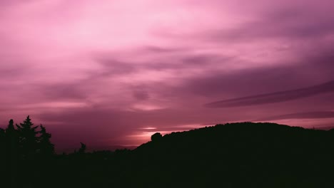 Zeitraffer-Von-Rosa-Sonnenuntergang-Bis-Dämmerung