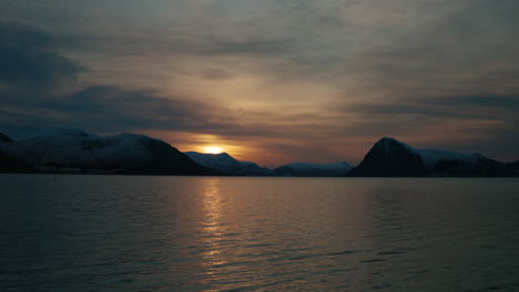 Schöner-Sonnenuntergang-In-Norwegen
