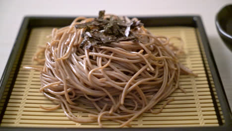 cold-buckwheat-soba-noodles-or-zaru-ramen---Japanese-food-style