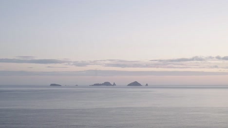 Zeitraffer-Der-Insel-Am-Meer-Sonnenaufgang