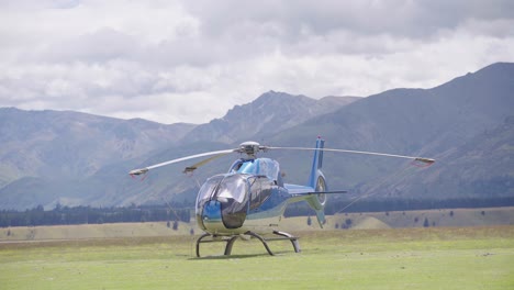 timelapse-of-a-helicopter-in-wanaka-airport