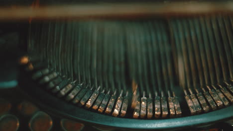 Slow-motion-vintage-typewriter-type-strikers