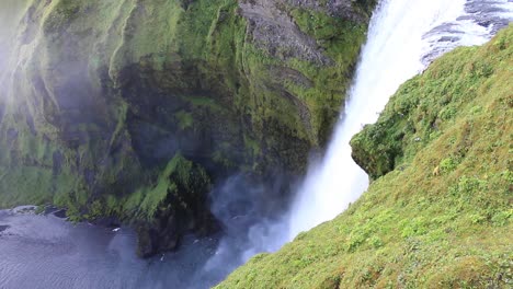 Icelandic-waterfall,-Skogarfoss-at-skogar-in-south-Iceland