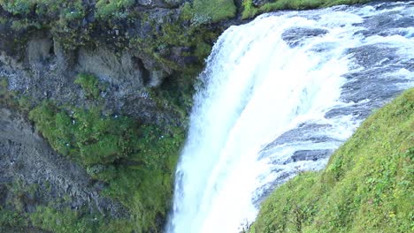 Icelandic-waterfall,-Skogarfoss-cascade--in-south-Iceland