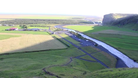 Un-Paisaje-Que-Muestra-El-Campo-Agrícola-De-La-Islandia-Rural