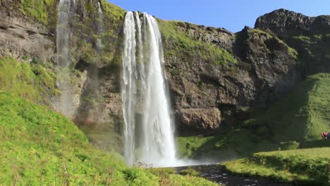 Icelandic-waterfall,-magnificent-power-of-nature,-Seljalandsfoss-in-south-Iceland