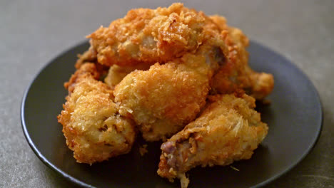 fried-chicken-wings-with-ketchup