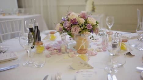 spinning-shot-of-table-flower-on-a-well-set-up-table