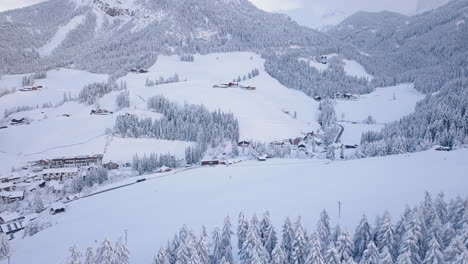 Pristine-landscape-of-Dolomites-valley,-Alto-Adige-winter-wonderland