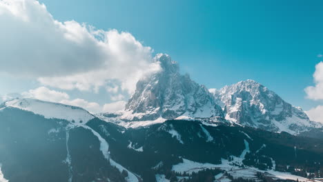 Seceda-Berggipfel-In-Wolken-Spektakulärer-Hyperlapse,-Dolomiten